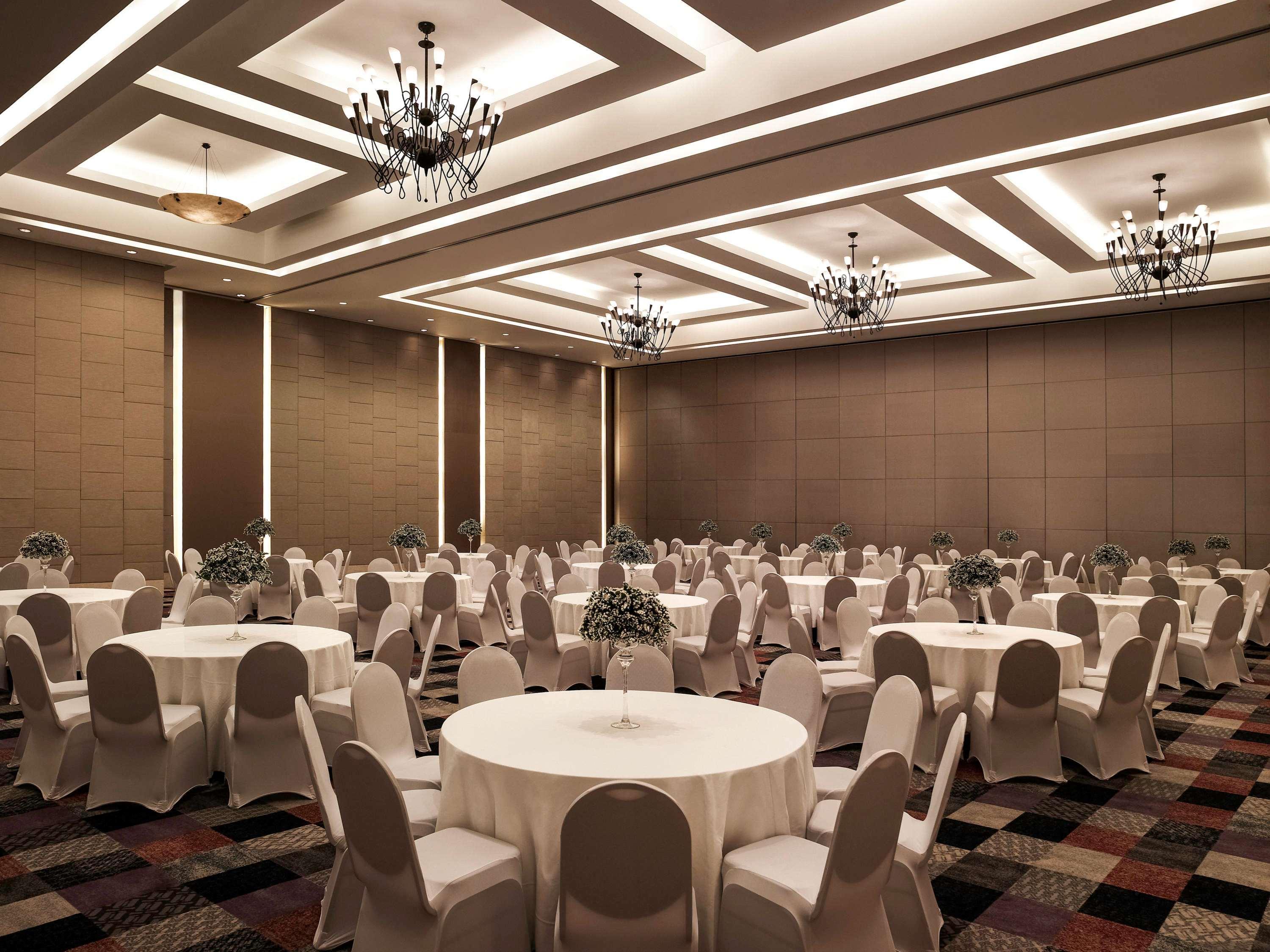 Pullman Hanoi Exterior photo